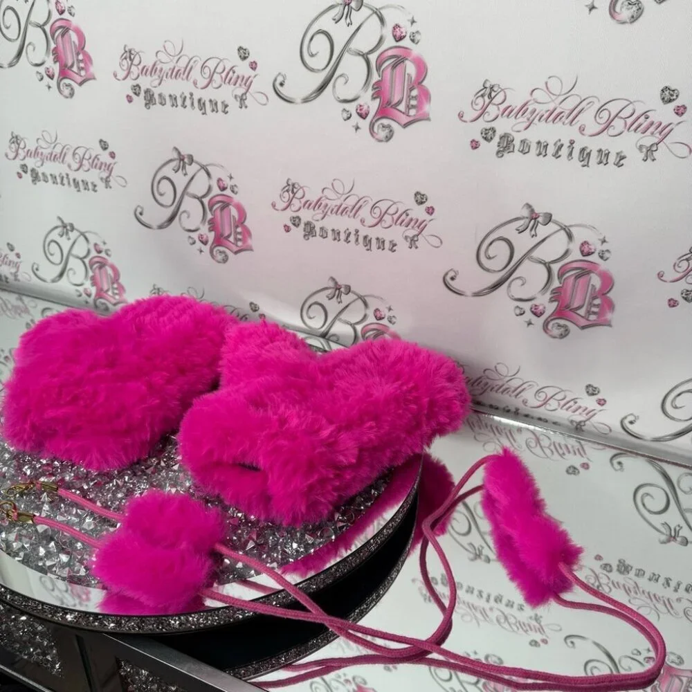 Tom & Eva Mittens gloves fur furry fuzzy bright pink with attachable tie string